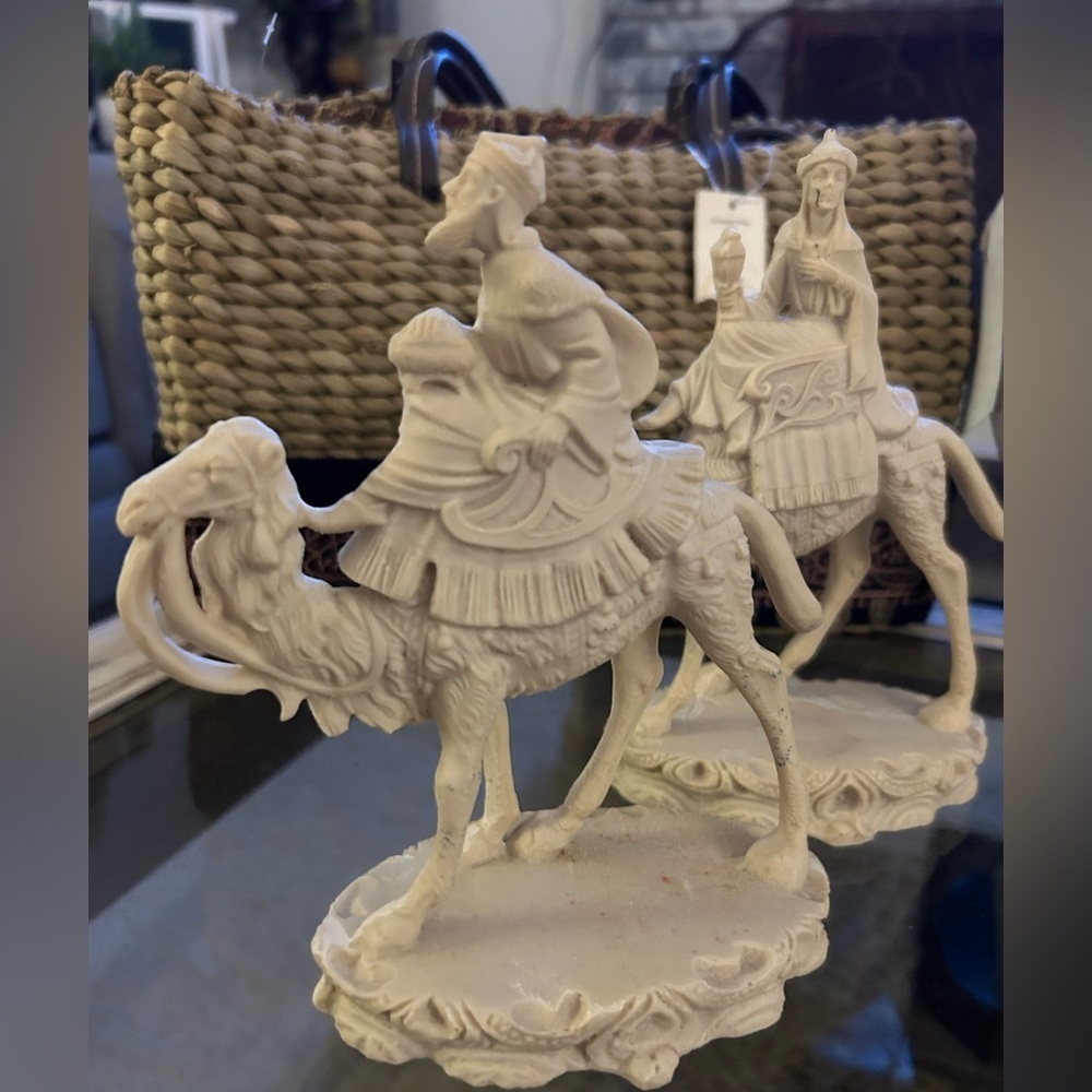 50%offw❤️Vintage Christmas Wisemen Nativity Figurine on a camel Mexico
